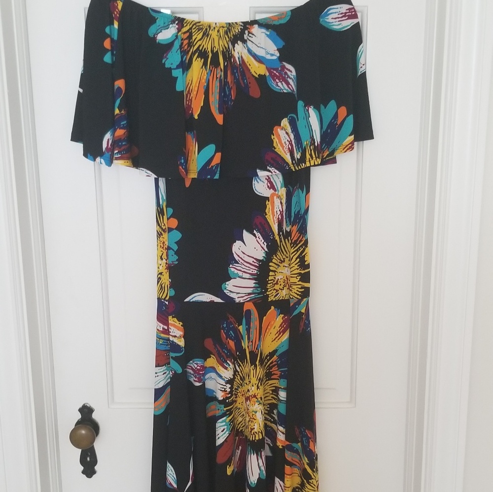 Wall St. Black Floral Crop Top & Maxi Skirt Set - Picture 2 of 8